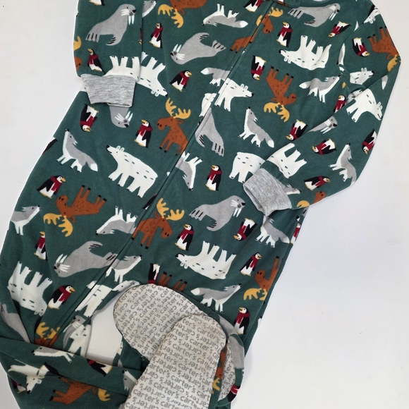5T Kids/ Toddler Animal Print One Piece Footie Pajamas - Forest Green/Holiday - Picture 1 of 6